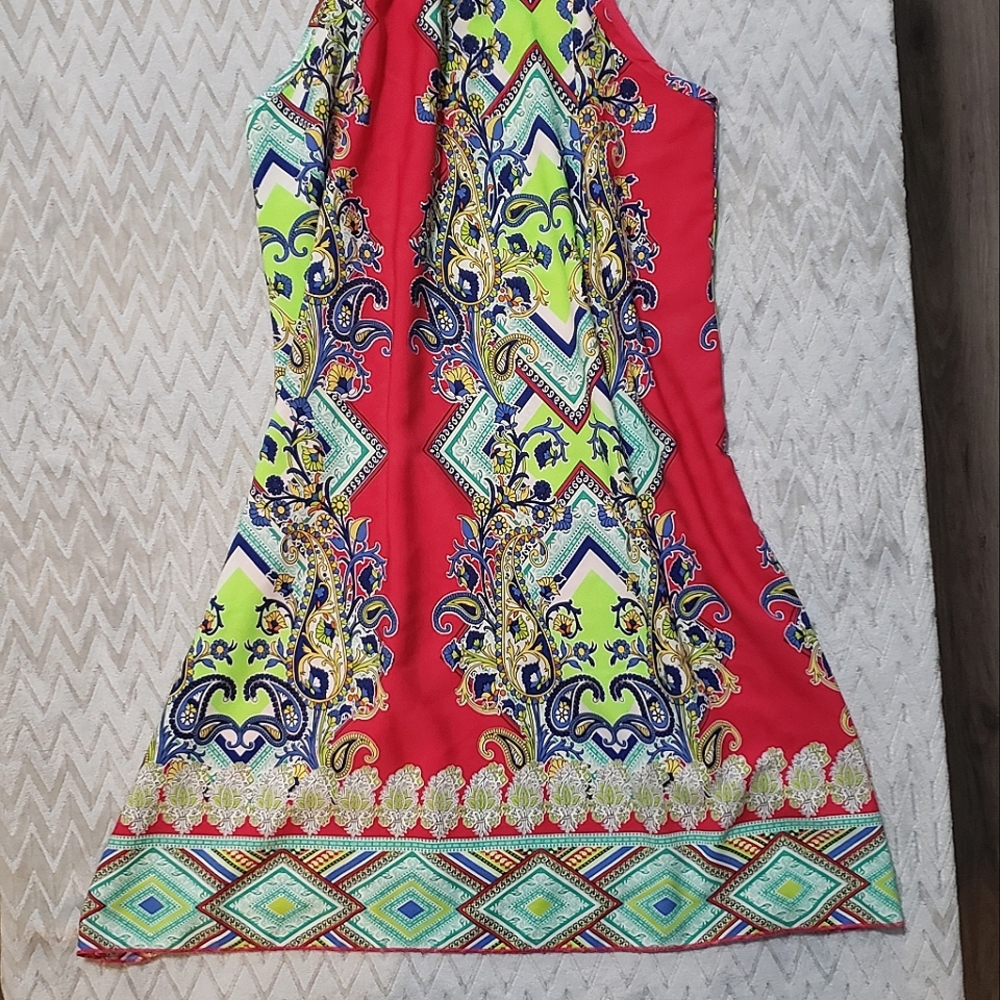 NWOT ☀️ Dress Abstract Pattern - Picture 4 of 9